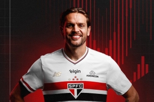 乐鱼体育app-官方：前亚特兰大队长、34岁中卫托洛伊自由身回归圣保罗