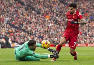 记者：迪亚斯的转会虽复杂但非全无可能，巴萨方面决心全力争取