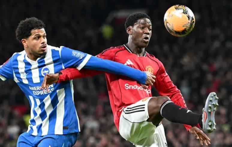 乐鱼体育app-邮报盘点卡里克上任后的受益者：梅努、谢什科、马兹拉维